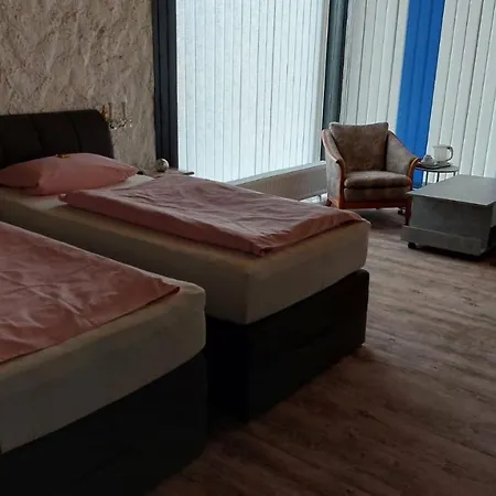 Am Hallenbad Garni ראטינגן