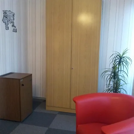 Hotel Am Hallenbad Garni 3*