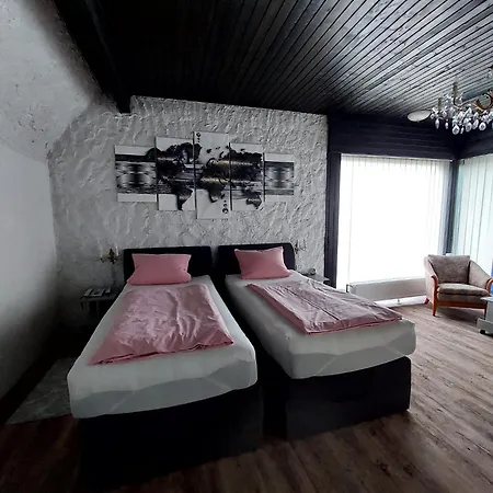 Hotel Am Hallenbad Garni