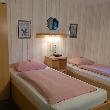 Am Hallenbad Garni 3*