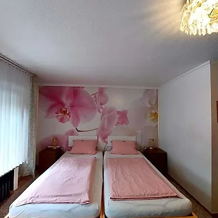 Am Hallenbad Garni 3* Ратинген