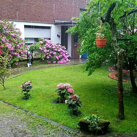 Am Hallenbad Garni Отель Ратинген