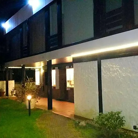 Отель Am Hallenbad Garni 3*