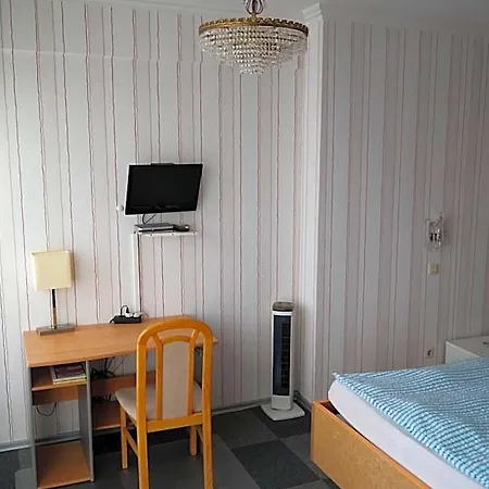 Hotel Am Hallenbad Garni 3*