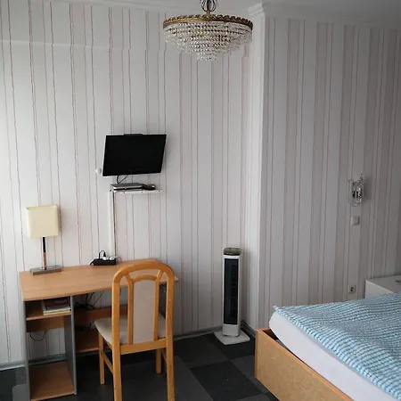 Am Hallenbad Garni מלון