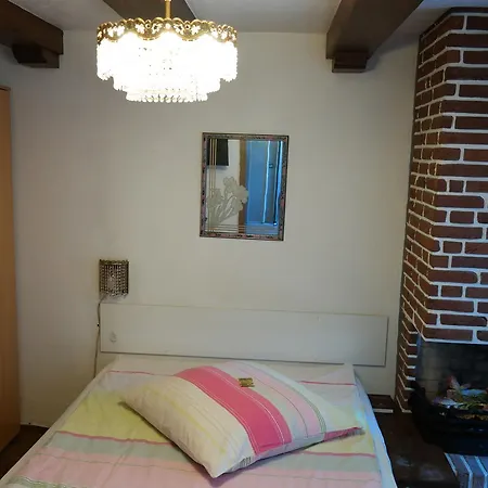 Am Hallenbad Garni מלון ראטינגן