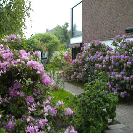 מלון Am Hallenbad Garni