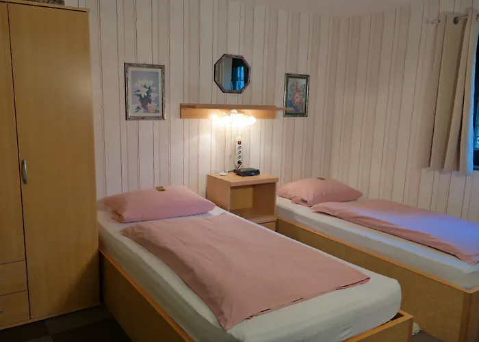 Am Hallenbad Garni 3*